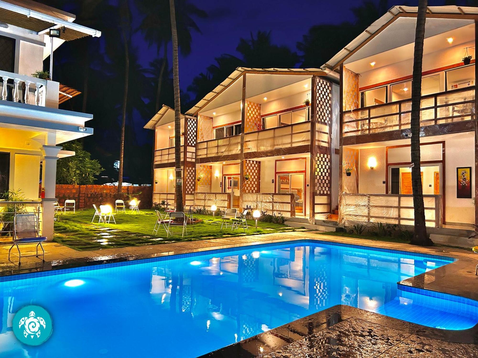 White Turtle Hotel Morjim Exterior photo